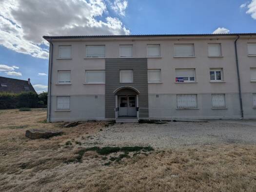 Appartement à vendre 47 500 € 3 pièces 2 chambres 67 m² Étage 1/2 Pont-sur-Seine 10400