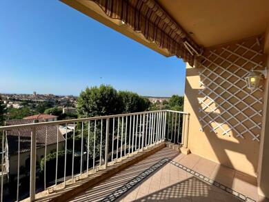 Appartement à louer 1 840 € 4 pièces 3 chambres 95 m² Dernier étage, Étage 3/3 Vence 06140