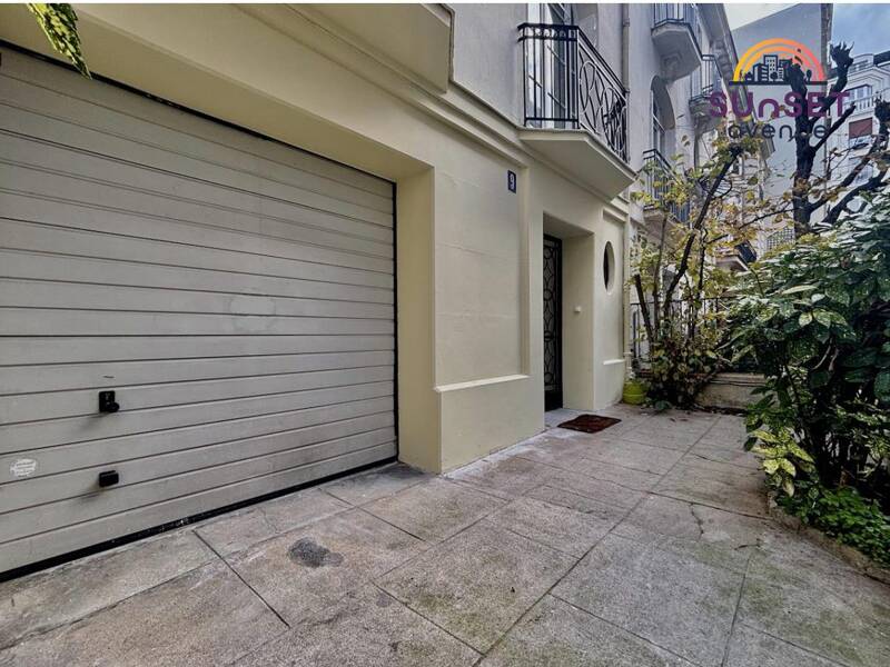 Maison à louer, 237m², PARIS 15E