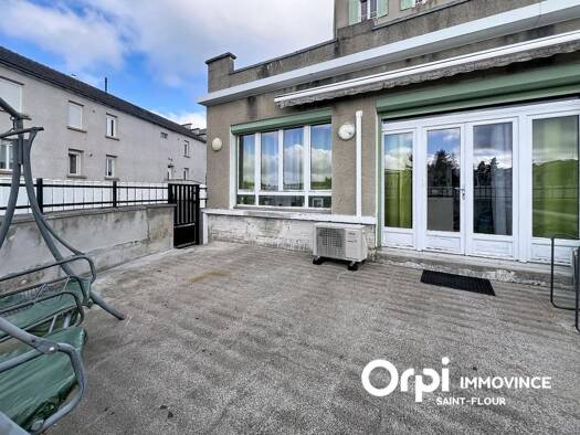 Appartement à vendre 146 500 € 3 pièces 2 chambres 97 m² RDC/3 Ruynes-en-Margeride 15320