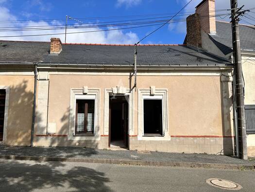 Maison à vendre 77 800 € 3 pièces 1 chambre 49 m² 263 m² de terrain Bauge en Anjou 49150