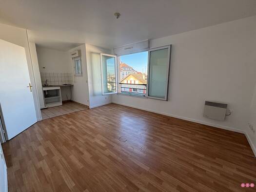 Appartement à vendre 128 400 € 1 pièce 25,94 m² Étage 3/5 Les Capucines Poissy 78300