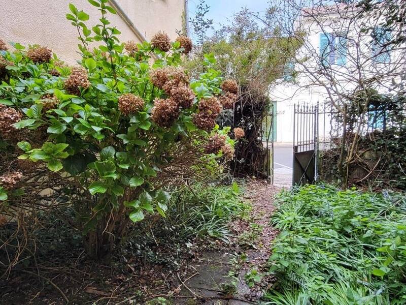 Maison à vendre, 210m², SAINT SEURIN DE CADOURNE