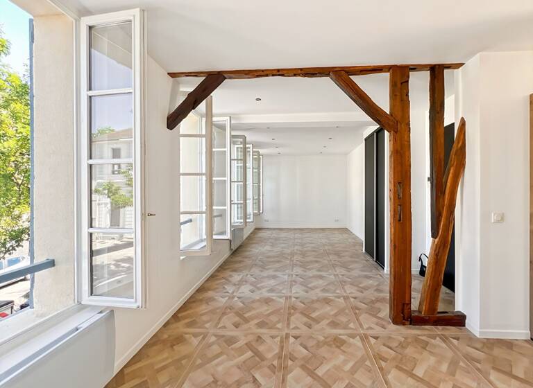 Appartement à louer 2 300 € 6 pièces 4<br/>chambres 102 m²<br/>superficie 1/2<br/>étage Collegiale Mantes la Jolie 78200