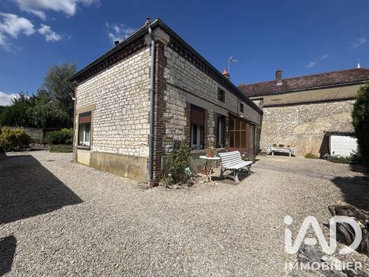 Maison à vendre 130 000 € 3 pièces 2 chambres 88 m² 375 m² de terrain Auxon 10130