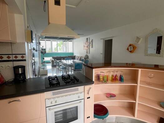 Appartement à louer 1 000 € 4 pièces 3 chambres 90 m² RDC Le Lamentin 97232