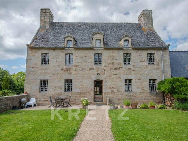 Maison à vendre 1 570 000 € 15 pièces 11 chambres 450 m² 42 023 m² de terrain Ploumilliau 22300