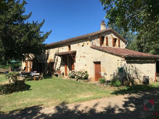 Maison à vendre 212 000 € 6 pièces 3 chambres 136,6 m² 763 m² de terrain Frayssinet le Gelat 46250