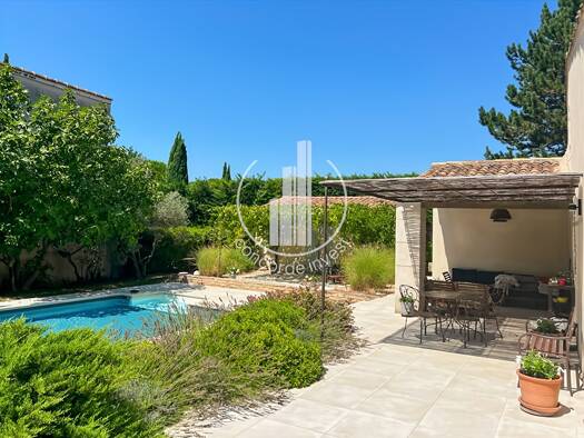 Maison à vendre 1 450 000 € 4 pièces 3 chambres 130 m² 1 255 m² de terrain Eygalières 13810