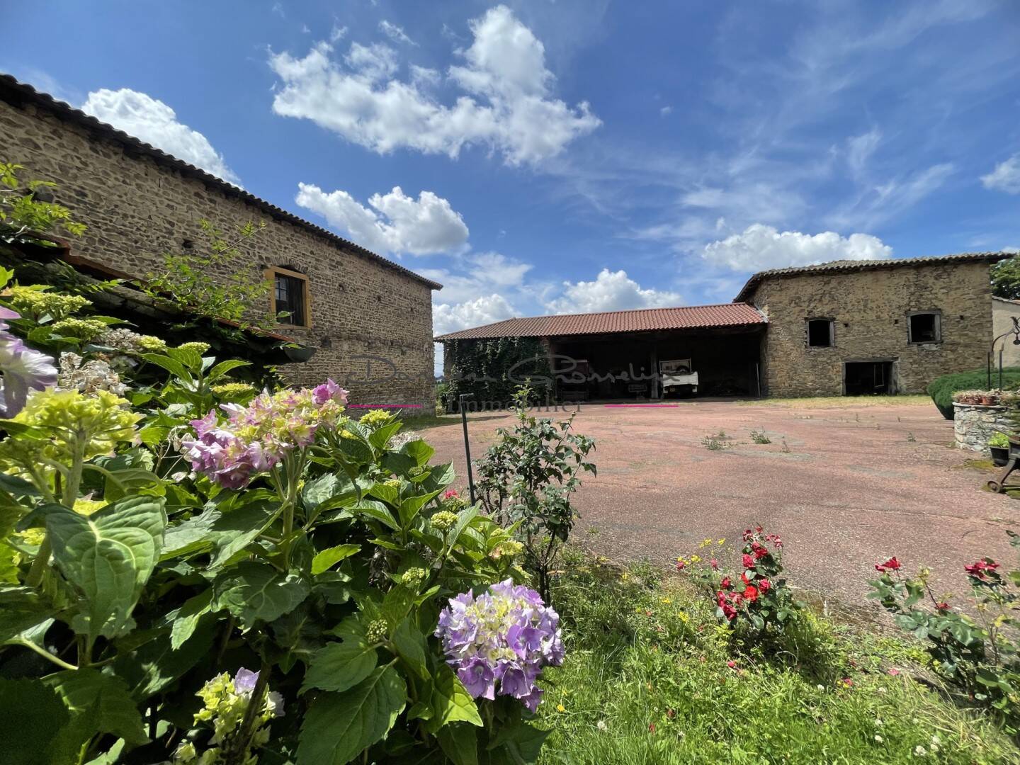 Maison à vendre, 400m², SAINT SYMPHORIEN DE LAY