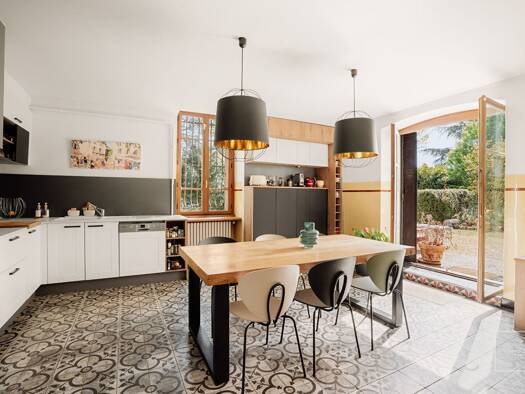 Appartement à vendre 580 000 € 4 pièces 3 chambres 137 m² RDC/3 Centre Bourg Neuville-sur-Saône 69250