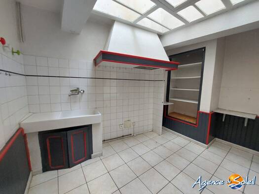 Immeuble à vendre 86 400 € 140 m² Nord Lézignan-Corbières 11200