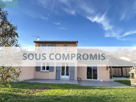 Maison à vendre 290 000 € 5 pièces 3 chambres 110 m² 823 m² de terrain Polignac 43000