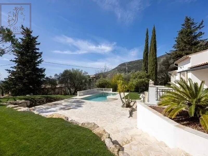 Maison à louer, 209m², TOURRETTES SUR LOUP