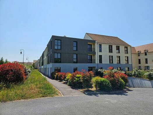 Local commercial à vendre 220 000 € 72 m² de surface de vente La Chapelle-en-Serval 60520