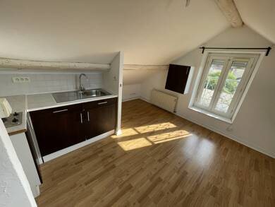 Appartement à louer 610 € 2 pièces 1 chambre 19 m² Dernier étage, Étage 2/2 Chantilly 60500