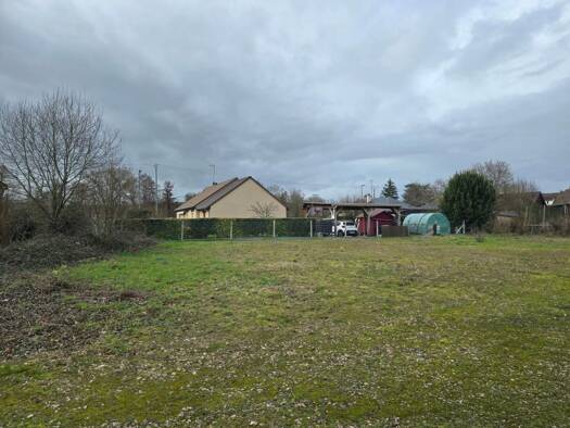 Terrain constructible à vendre 29 500 € 903 m² de terrain Nassandres sur Risle 27550