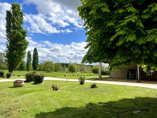 Terrain agricole à vendre 300 000 € 229 m² 17 030 m² de terrain Baignes-Sainte-Radegonde 16360