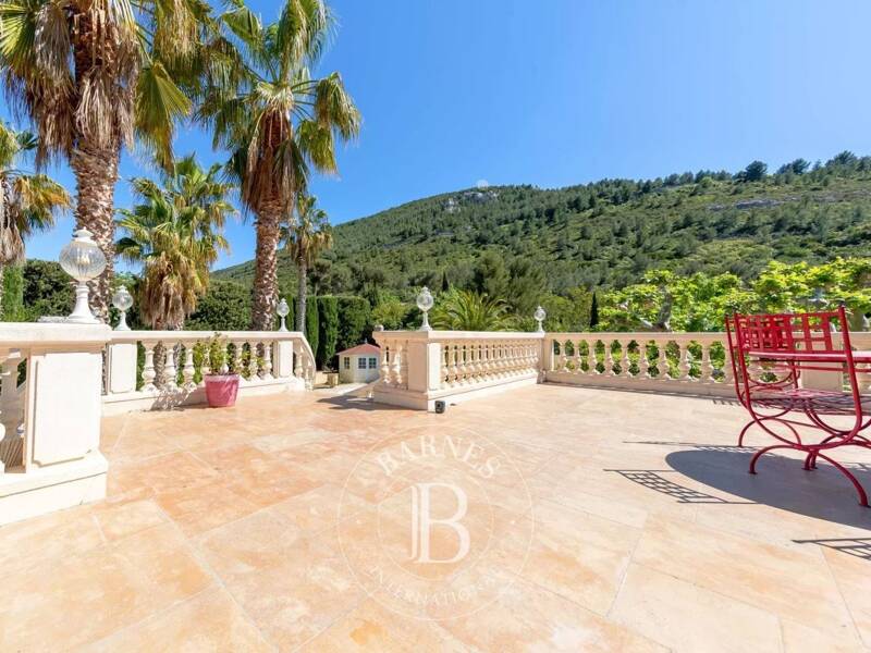 Maison à vendre, 330m², MARSEILLE 9E