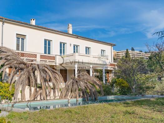 Villa à vendre 2 950 000 € 7 pièces 5 chambres 300 m² 9 200 m² de terrain Corniche Fleurie Nice 06200
