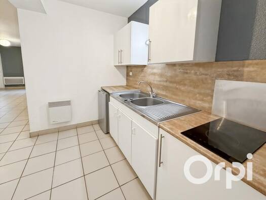 Appartement à louer 420 € 2 pièces 1 chambre 38,4 m² RDC Le Pouzin 07250