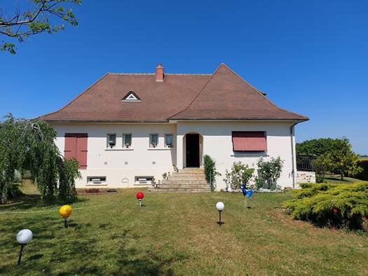 Maison à vendre 200 000 € 7 pièces 5 chambres 158 m² 2 287 m² de terrain Jussy Champagne 18130
