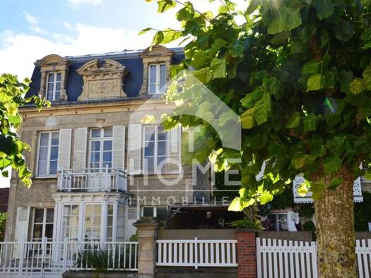 Maison à vendre 682 500 € 6 pièces 4 chambres 166,1 m² 325 m² de terrain Arromanches-les-Bains 14117