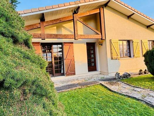 Villa à vendre 163 525 € 5 pièces 3 chambres 89 m² 4 540 m² de terrain Les Églisottes-et-Chalaures 33230