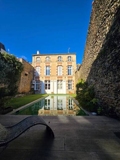 Hôtel particulier à vendre 600 000 € 12 pièces 5 chambres 550 m² 600 m² de terrain Mont-de-Marsan 40000