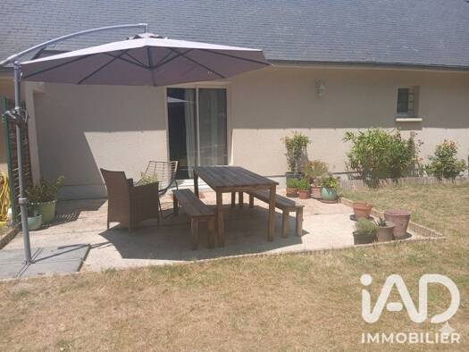 Maison de plain-pied à vendre 225 000 € 5 pièces 3 chambres 98 m² 1 170 m² de terrain Jarzé Villages 49140