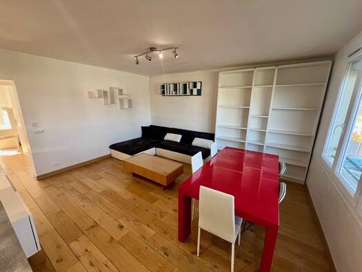 Appartement à louer 1 300 € 3 pièces 2 chambres 57 m² RDC/4 Berteaux Fermettes Carrières-sur-Seine 78420