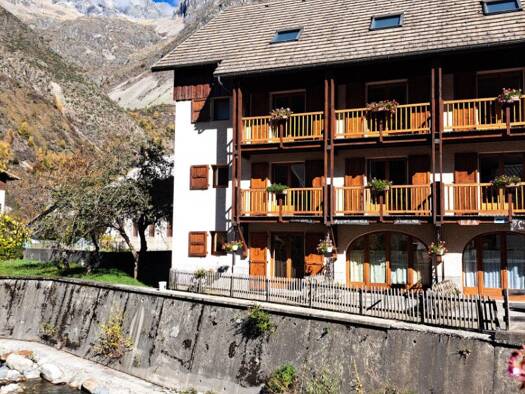 Appartement à vendre 89 000 € 4 pièces 2 chambres 41 m² RDC La Chapelle-en-Valgaudémar 05800