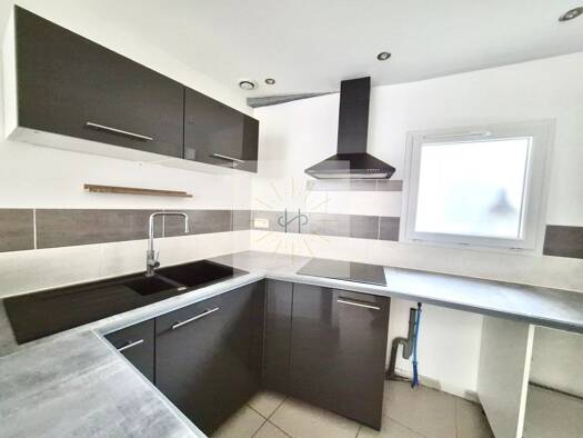 Maison à vendre 139 000 € 3 pièces 1 chambre 47 m² Rochemaure 07400