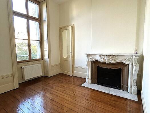 Appartement à louer 638 € 2 pièces 1 chambre 55 m² RDC Jonzac 17500