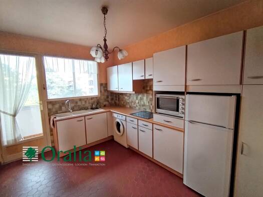 Appartement à vendre 170 000 € 4 pièces 2 chambres 79 m² 4ème étage centre Ville-La Chartonnière-La Barre Villefranche-sur-Saône 69400