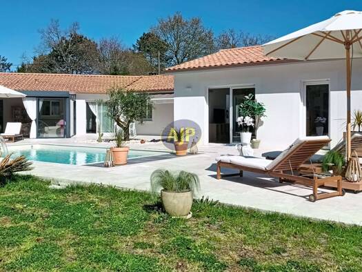 Villa à vendre 499 000 € 7 pièces 5 chambres 182 m² 1 345 m² de terrain Saint-Vivien-de-Médoc 33590