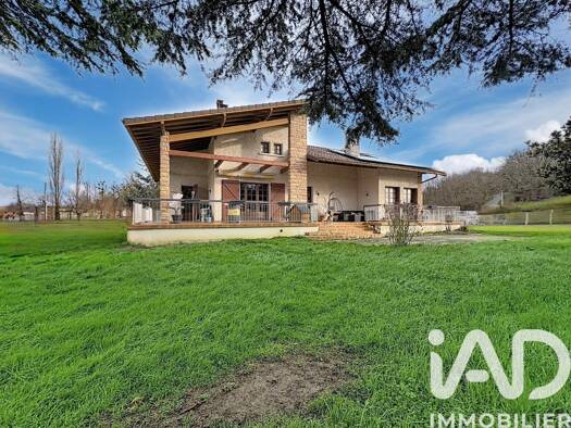Maison à vendre 286 740 € 8 pièces 5 chambres 193 m² 3 439 m² de terrain Montesquieu-Volvestre 31310