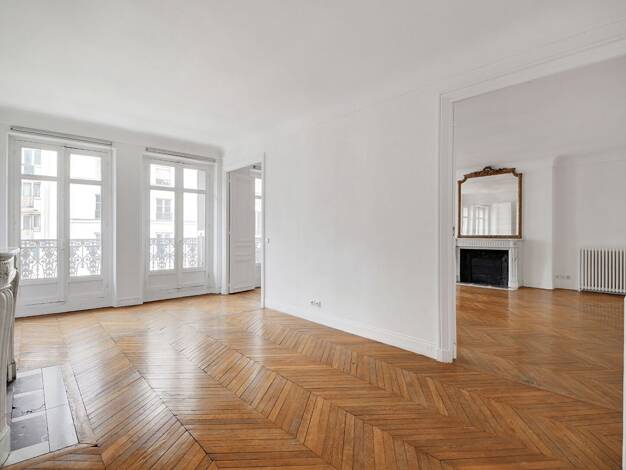 Appartement à vendre 1 370 000 € 4 pièces 3 chambres 147 m² Étage 3/6 Saint Vincent de Paul-Lariboisière Paris 10ème 75010