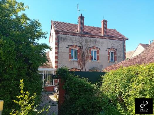Maison à vendre 210 000 € 4 pièces 2 chambres 115 m² 2 343 m² de terrain Simandre 71290