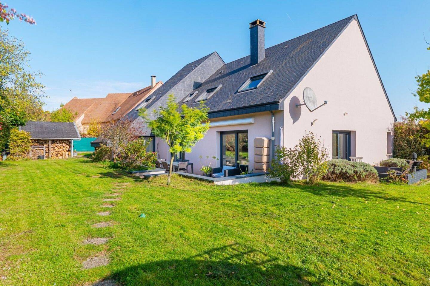 Maison à vendre, 191m², YVRE L'EVEQUE
