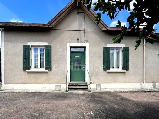 Maison de plain-pied à vendre 127 000 € 4 pièces 2 chambres 135 m² 731 m² de terrain Ouest Condom 32100