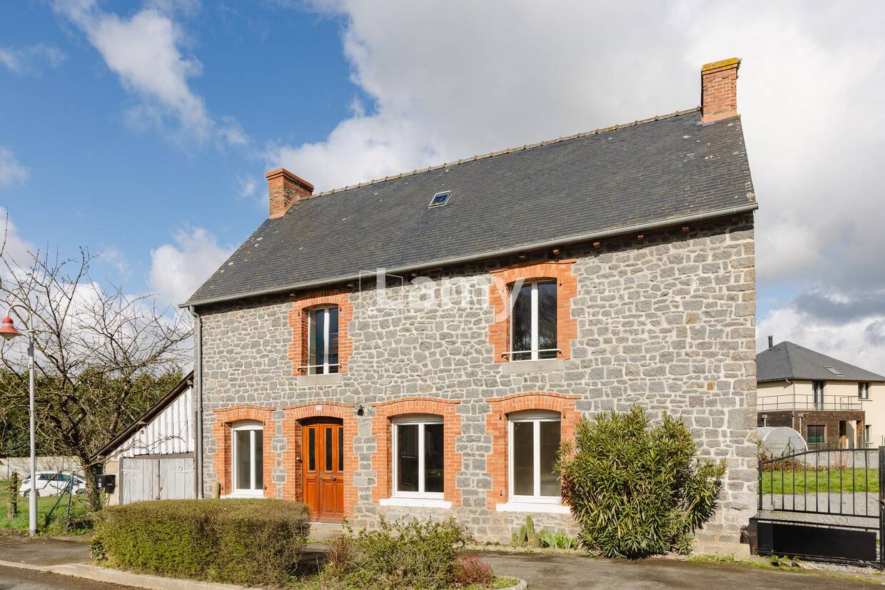 Maison à vendre, 111m², LA CHAPELLE AUX FILTZMEENS
