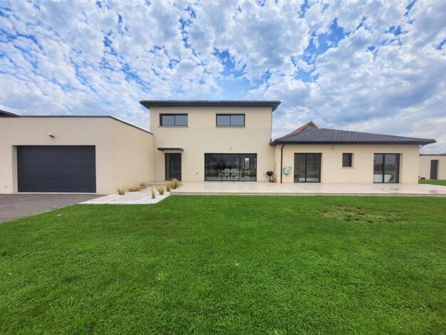 Maison à vendre 645 000 € 5 pièces 3 chambres 180 m² 1 300 m² de terrain Octeville sur Mer 76930