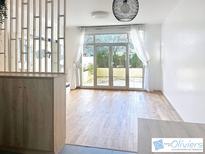 Maison à louer, 107m², VOISINS LE BRETONNEUX