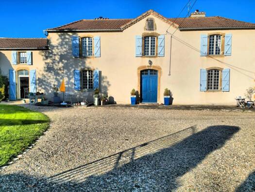 Maison à vendre 449 900 € 8 pièces 4 chambres 292 m² 2 503 m² de terrain Madiran 65700