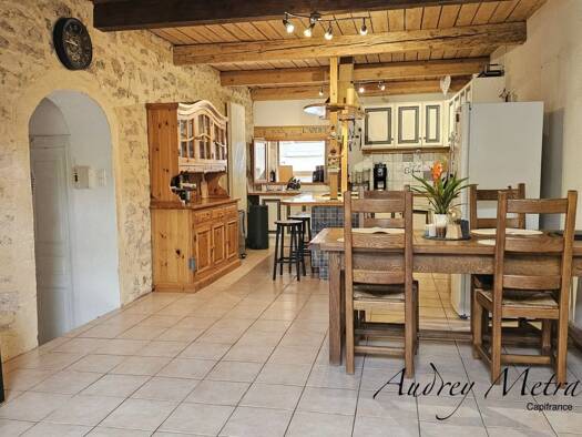 Duplex à vendre 221 000 € 4 pièces 3 chambres 98 m² Étage 1/3 Serrières-en-Chautagne 73310