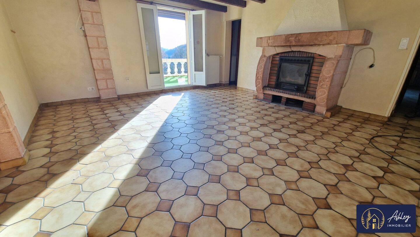 Maison à louer, 129m², YDES