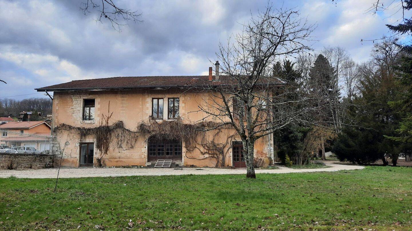 Maison à vendre, 465m², NEUVILLE SUR AIN
