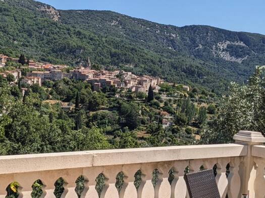 Maison à vendre 340 000 € 6 pièces 4 chambres 170 m² 1 350 m² de terrain Bargemon 83830