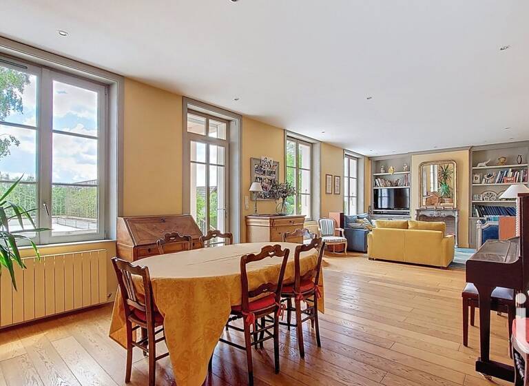 Maison à vendre 690 000 € 9 pièces 8<br/>chambres 192 m²<br/>superficie 1 457 m²<br/>terrain Saint Claude - Torcols Besançon 25000